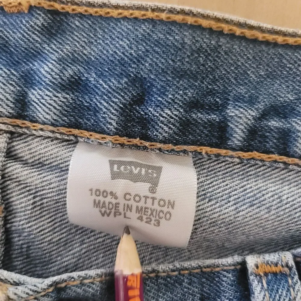 Levis title vintage